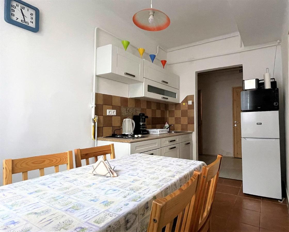 Évi Apartman Eger Exterior foto