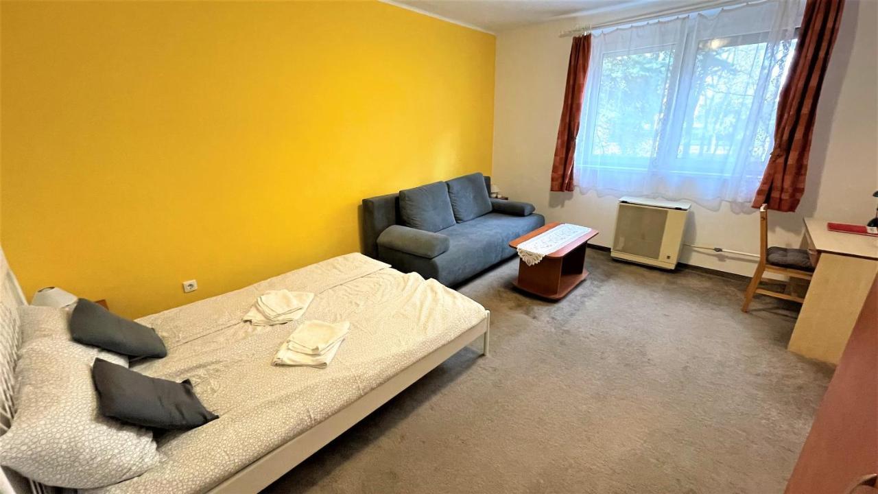 Évi Apartman Eger Exterior foto