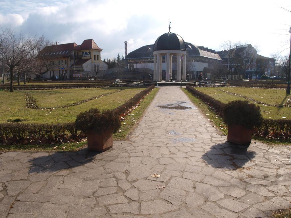 Évi Apartman Eger Exterior foto